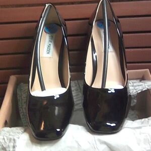 Steve Madden NWT Still In Box, black patent 3.5 inch block heels size 7.5